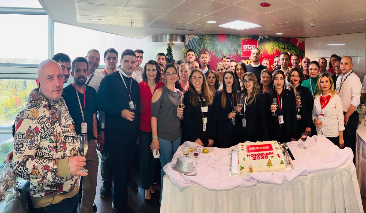 Izmir organised a ‘Corridor Party’ for the New Year